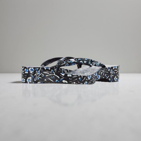Tory Burch Floral Flat Wedge Flip Flop
Thongs Sandals Resortwear Beach Vacation - Picture 1 of 13